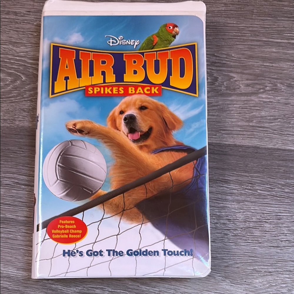 Disney Air Bud Spikes Back VHS